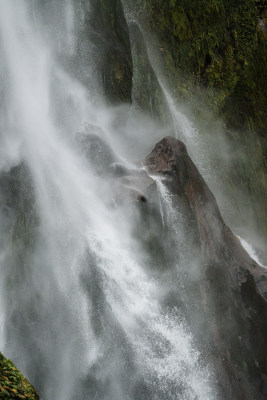 新西兰米佛峡湾Milford Sound