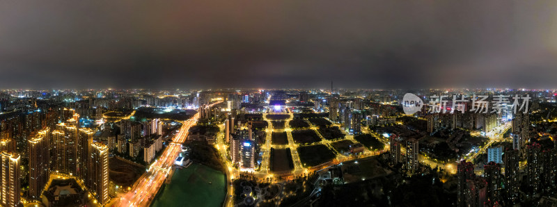 四川成都东站周边夜景航拍图