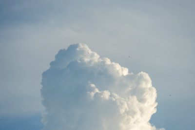 天空中的积雨云