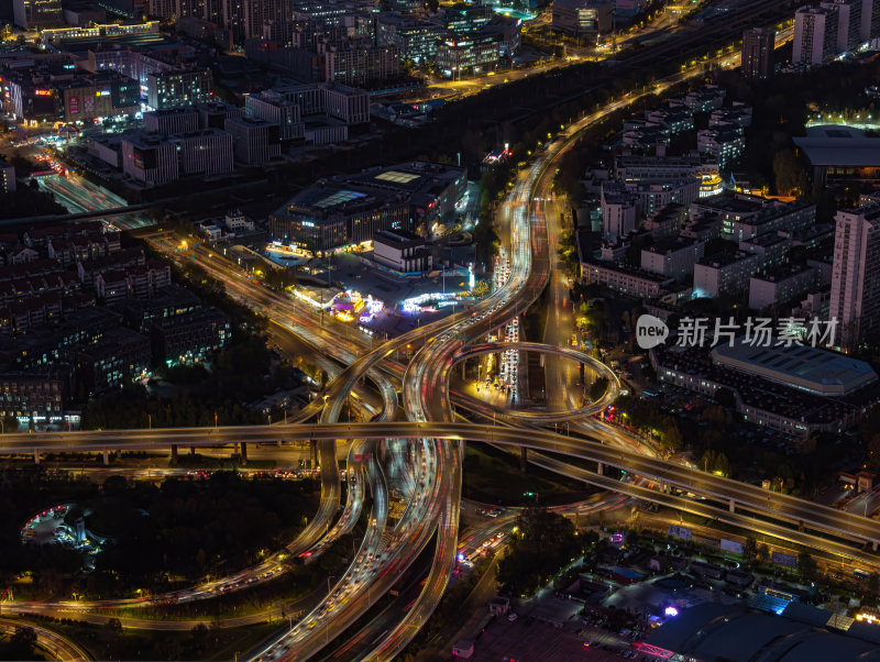 江苏南京玄武湖隧道高架桥夜晚车流航拍