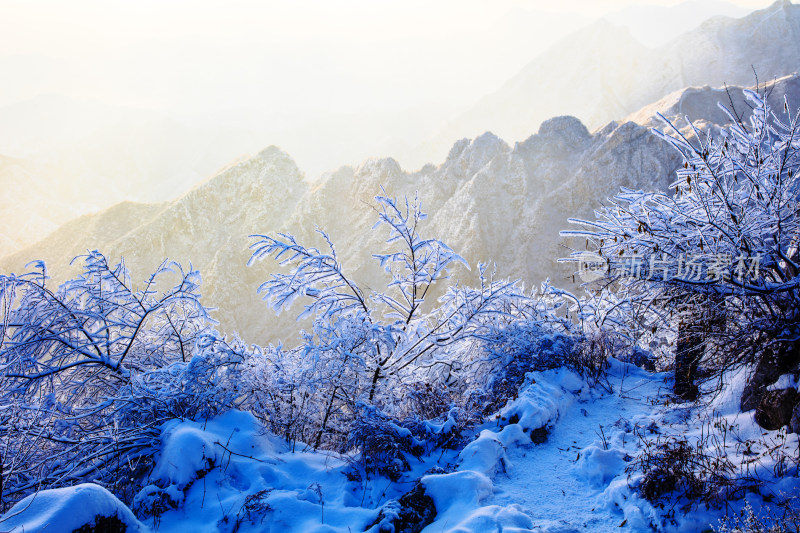 箭扣长城雪后冬季风光