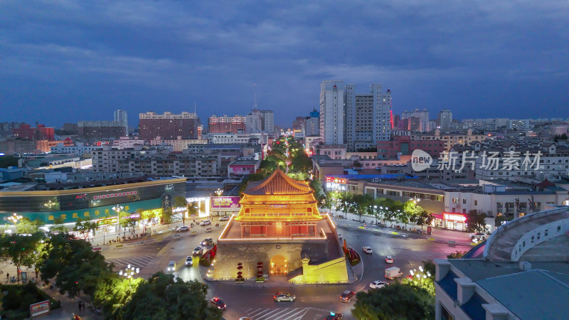 航拍甘肃张掖钟鼓楼夜景摄影图