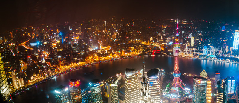 上海浦东新区陆家嘴城市天际线夜景全景图