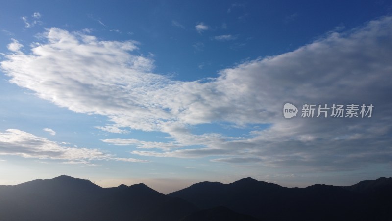 广东东莞：天空上的浮云