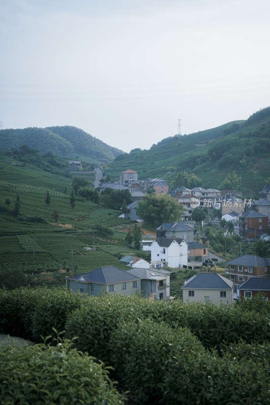 浙江杭州大朗山自然风光，在夕阳下的村庄