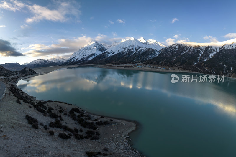 西藏昌都然乌湖来古雪山冰湖高空航拍