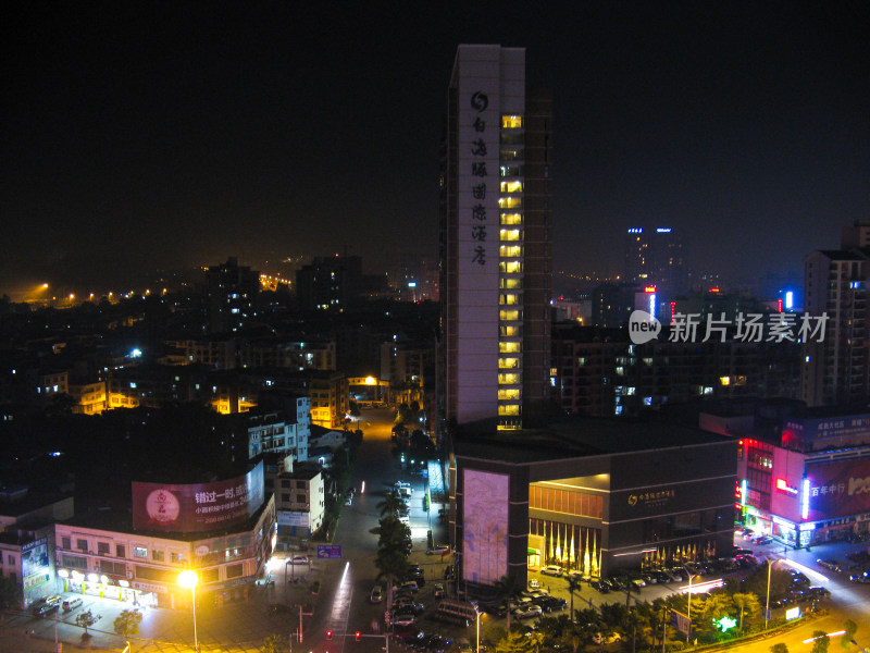 2012年的广西钦州市区夜景街道