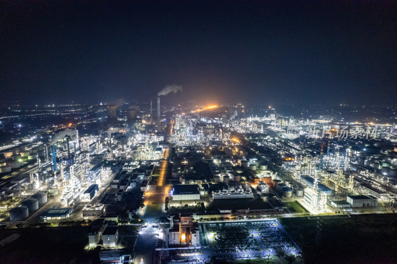 中国石化茂名石化夜景航拍图