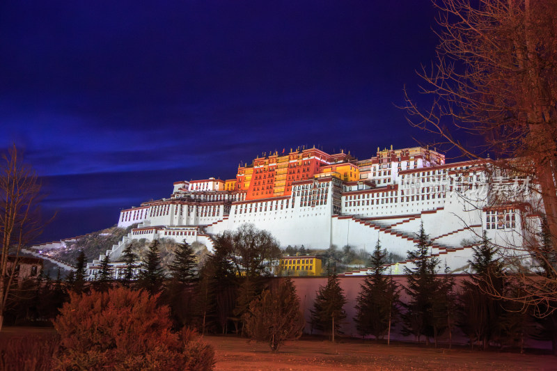 中国西藏拉萨布达拉宫夜景