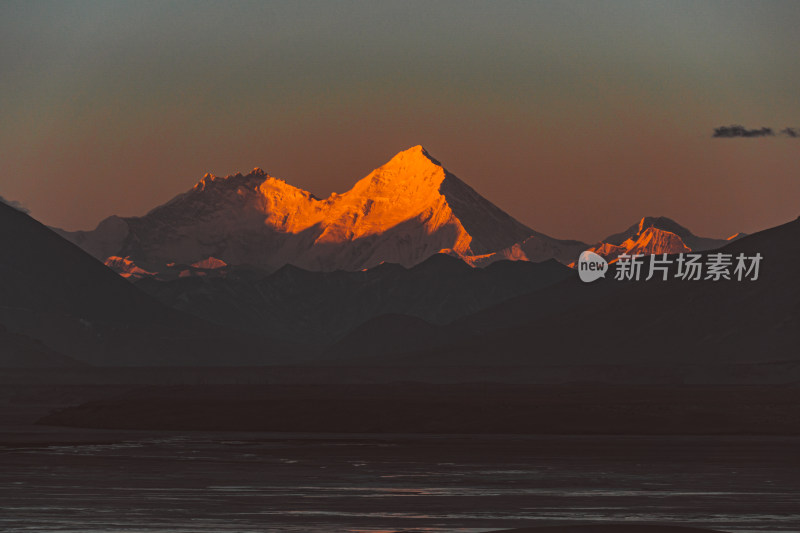 珠穆朗玛峰加乌拉山口