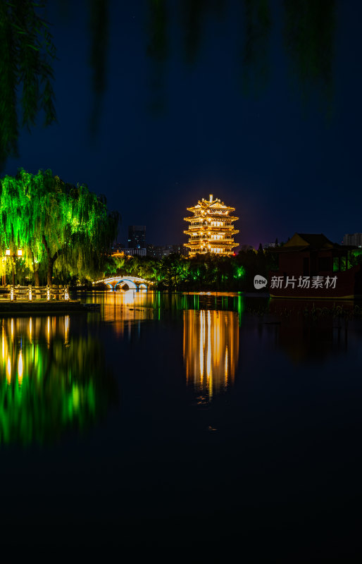 山东济南大明湖超然楼夜景夜色