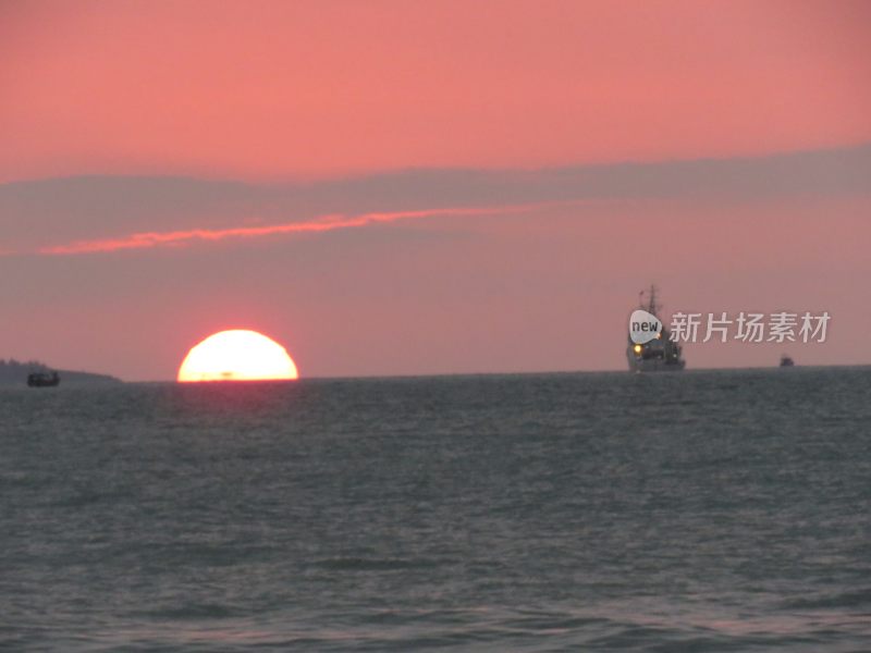 海上日落景象
