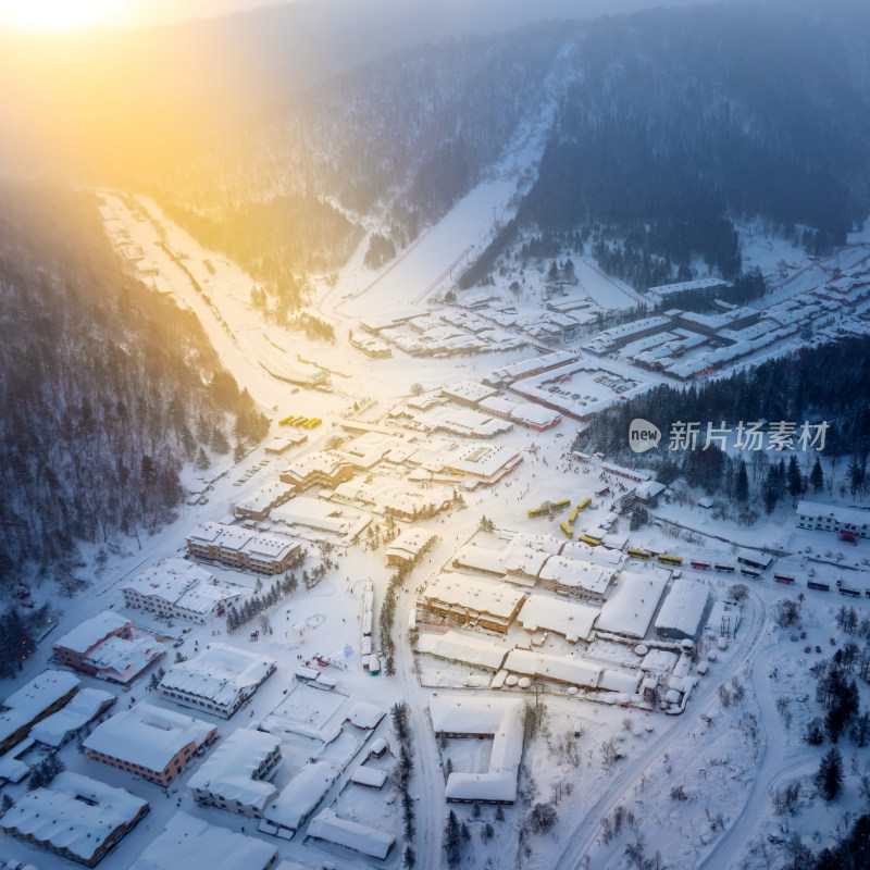 中国雪乡，雪夜里的童话小镇