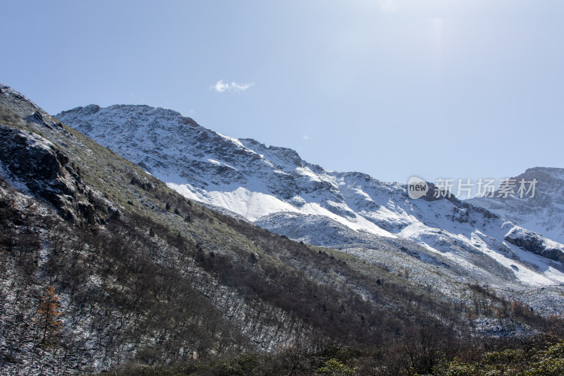 冬日雪山岩石纹理