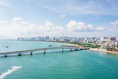 海南省三亚市天涯区三亚湾凤凰岛白天风景