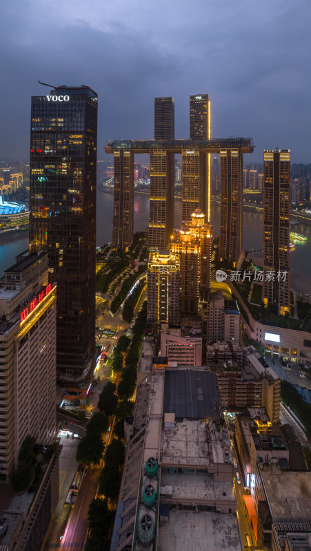 重庆朝天门来福士办公楼商场日落夜景航拍