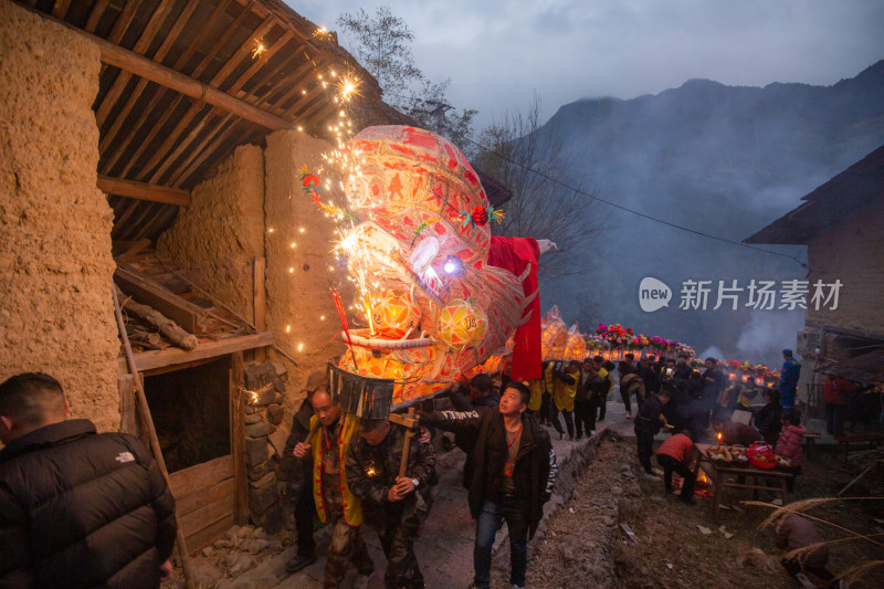 浙江云和沙铺插花板凳龙非遗文化民俗舞龙灯