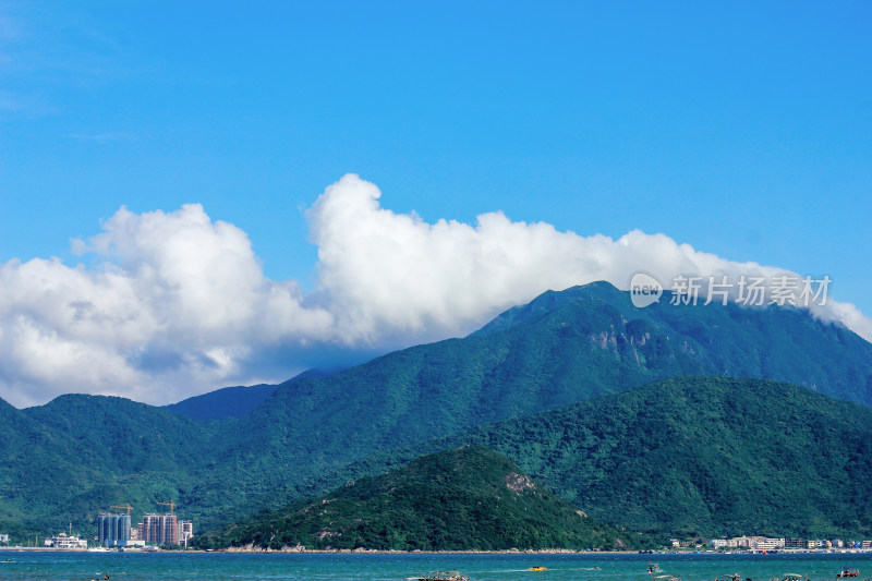 深圳较场尾青山白云自然景观