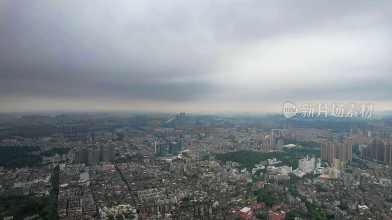 城市极端天气暴雨来袭航拍广东中山