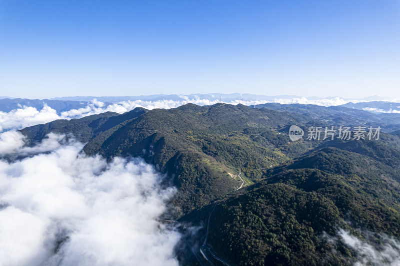 长江三峡壮丽山峰风车云海航拍摄影配图