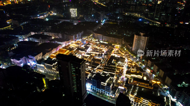 江西南昌万寿宫历史文化街区夜景航拍图