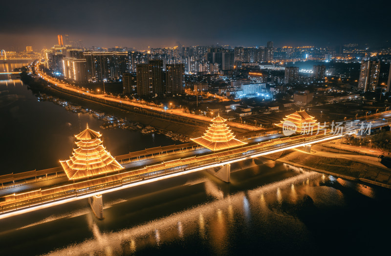 广西柳州凤凰岭大桥夜景航拍