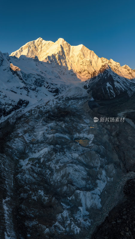 西藏日喀则珠峰东坡嘎玛沟喜马拉雅山脉航拍