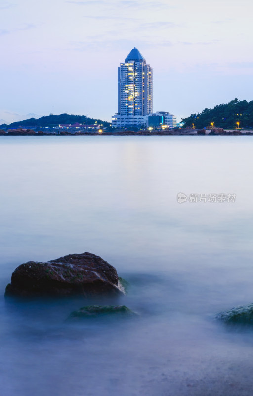 青岛太平角海边夜景