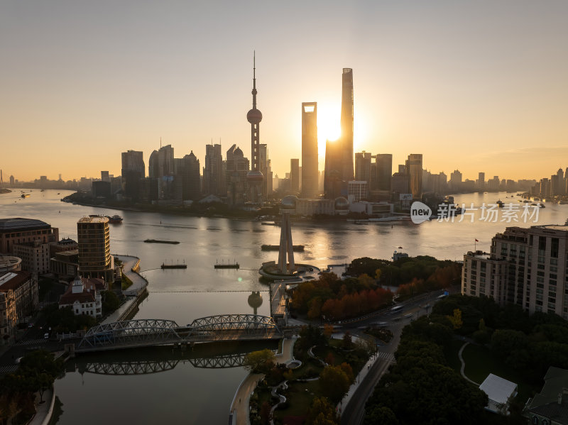 上海外滩陆家嘴城市建筑群城市天际线航拍