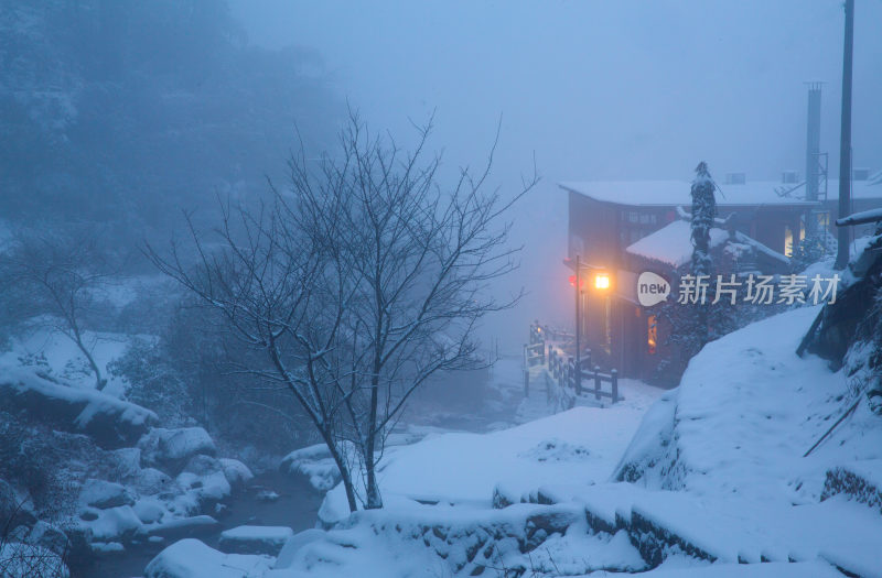 云和梯田周边雪后的风景