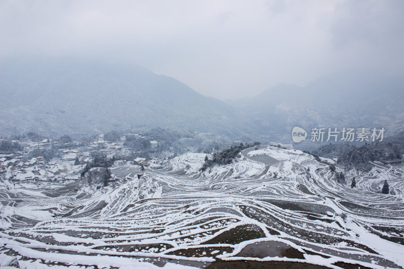 雪后的云和梯田风景