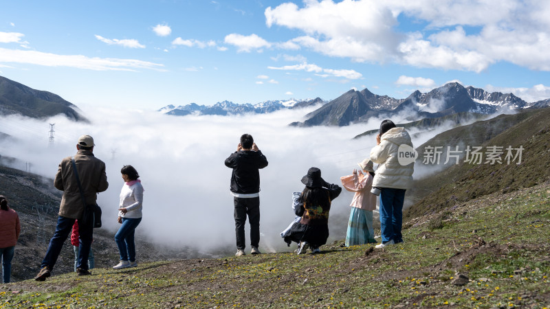 G318国道折多山路段的风景和自驾客