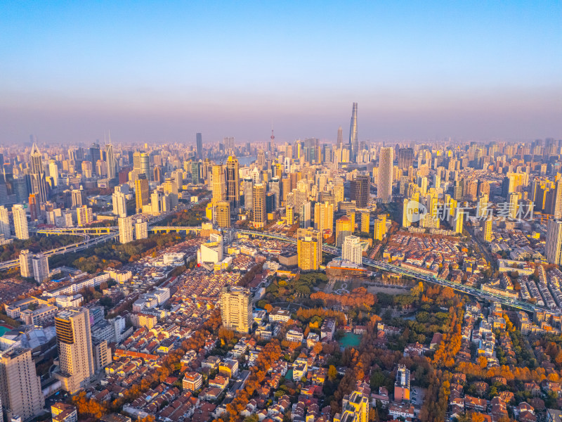 航拍上海市区黄昏美景