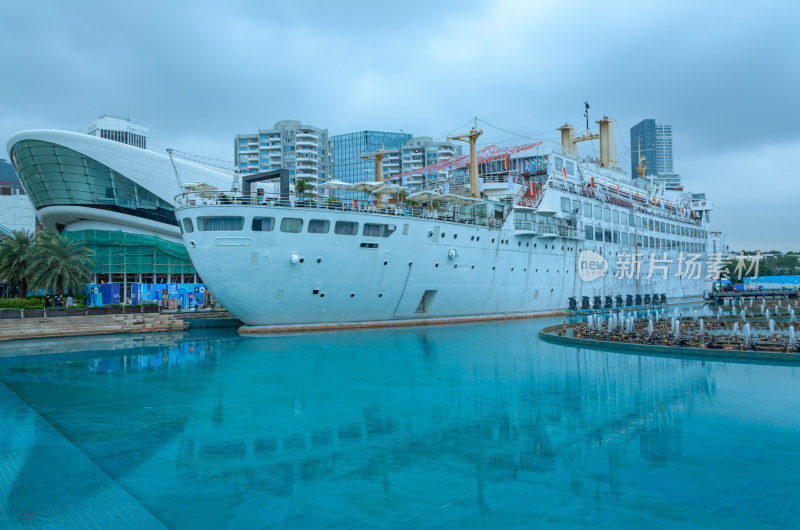 深圳海上世界国际滨海新城大型游轮