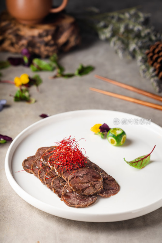 中国美食冷菜一盘美味的酱牛肉