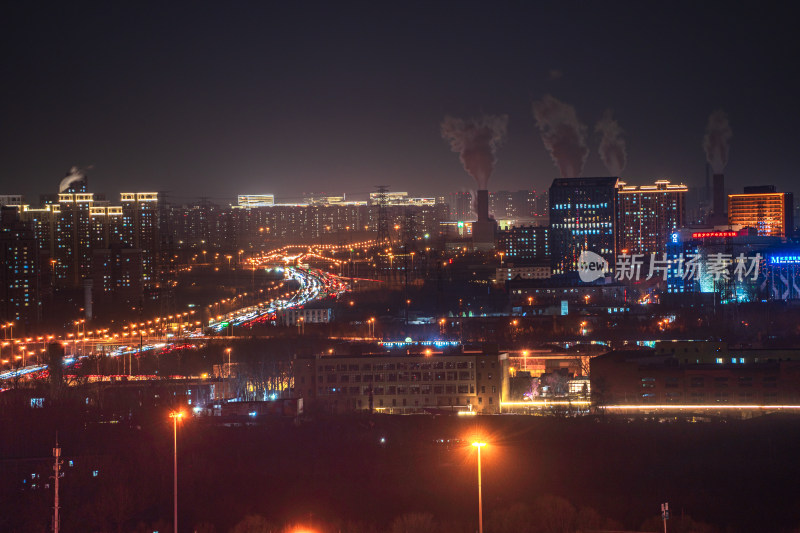 夜晚城市灯火通明的城市夜景