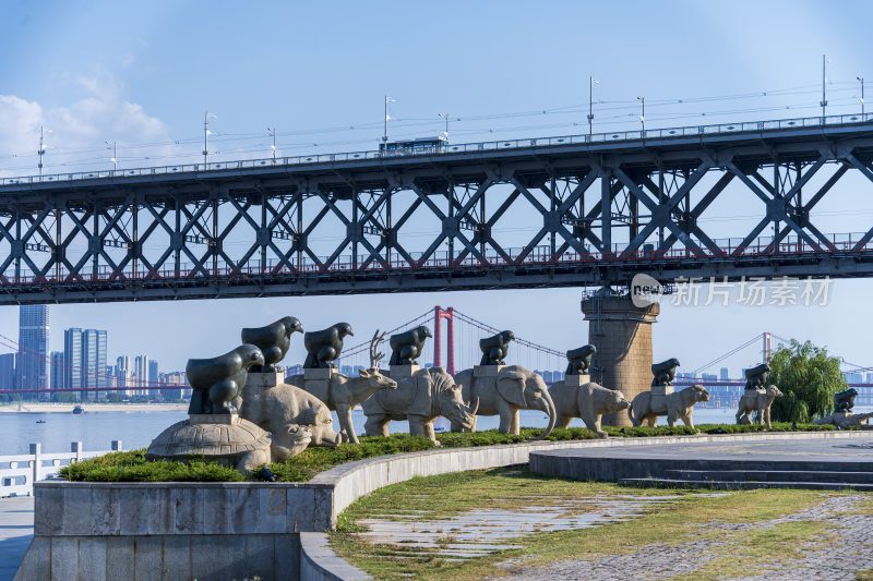 武汉汉阳江滩公园大禹神话园风景