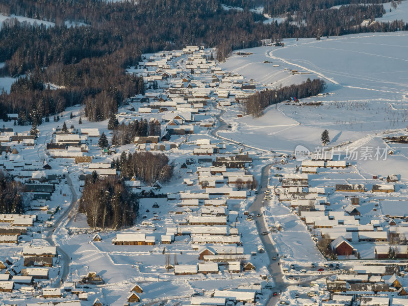 新疆北疆阿勒泰禾木冬季雪景童话世界航拍