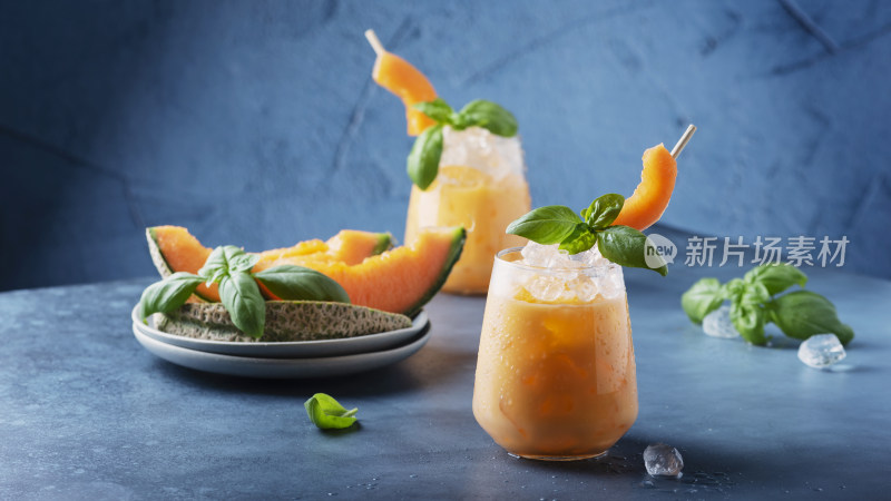 哈密瓜饮品与切片哈密瓜