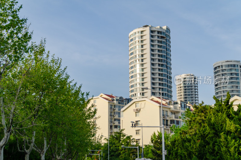 青岛燕儿岛上的海景房