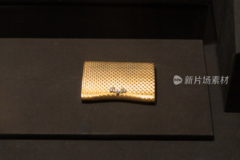 香港两依藏博物馆藏卡地亚巴黎黄金钻石粉盒