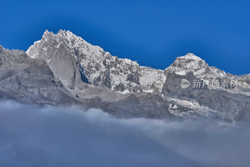 晨光中的玉龙雪山