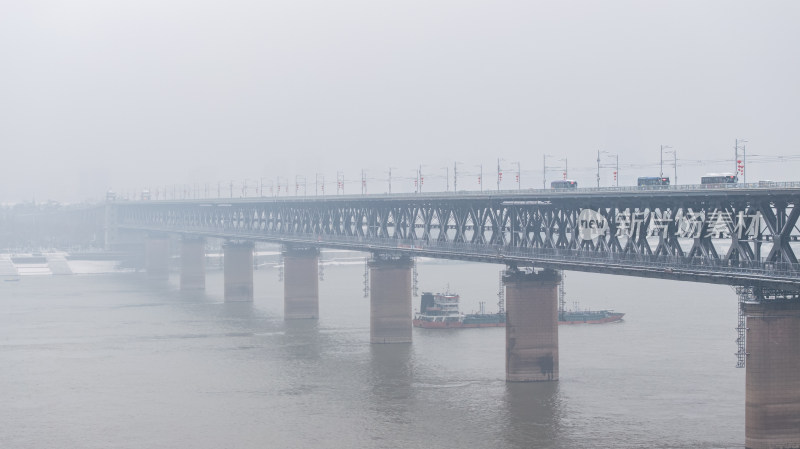 武汉长江大桥冬季雪景