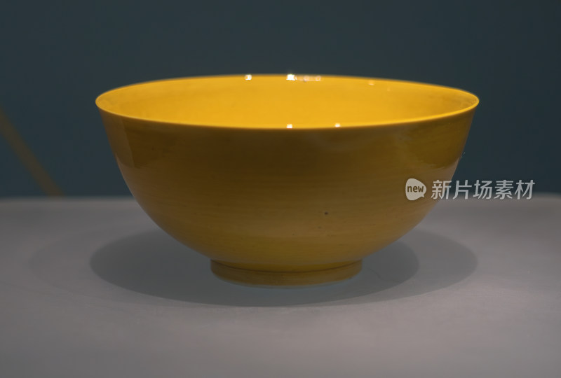 山东博物馆清同治黄釉碗