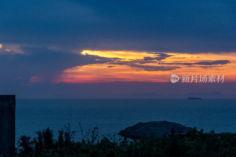 海边的落日