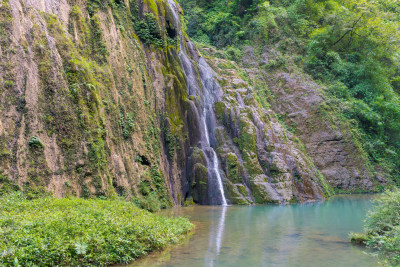 重庆黑山谷的瀑布水流景观