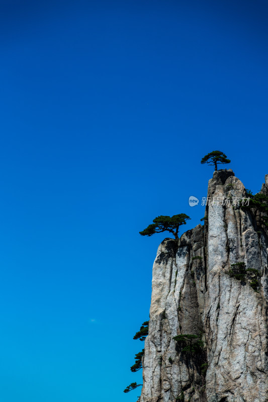 形态各异的山峰