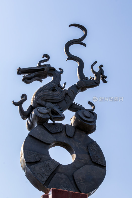 月牙湖青龙雕塑