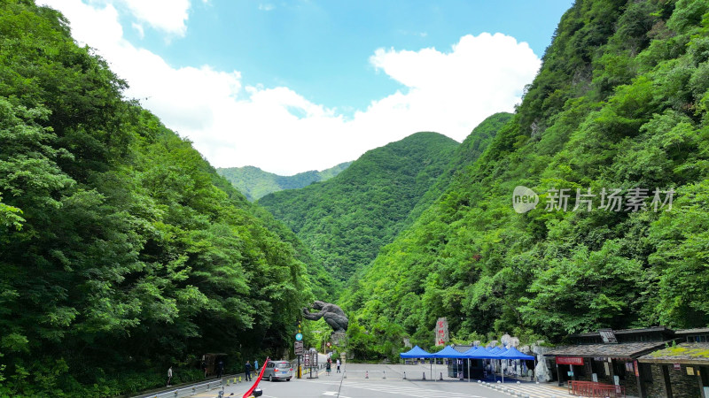 航拍湖北神农架官门山景区