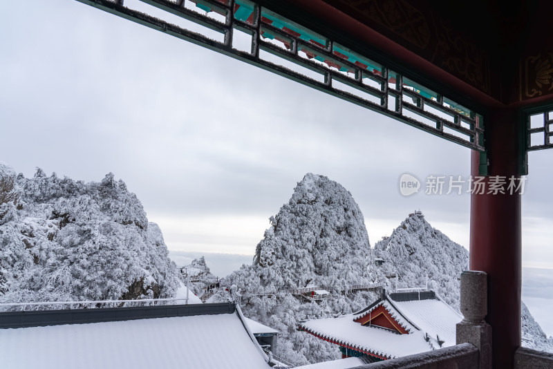 河南老君山冬季大雪古建筑航拍